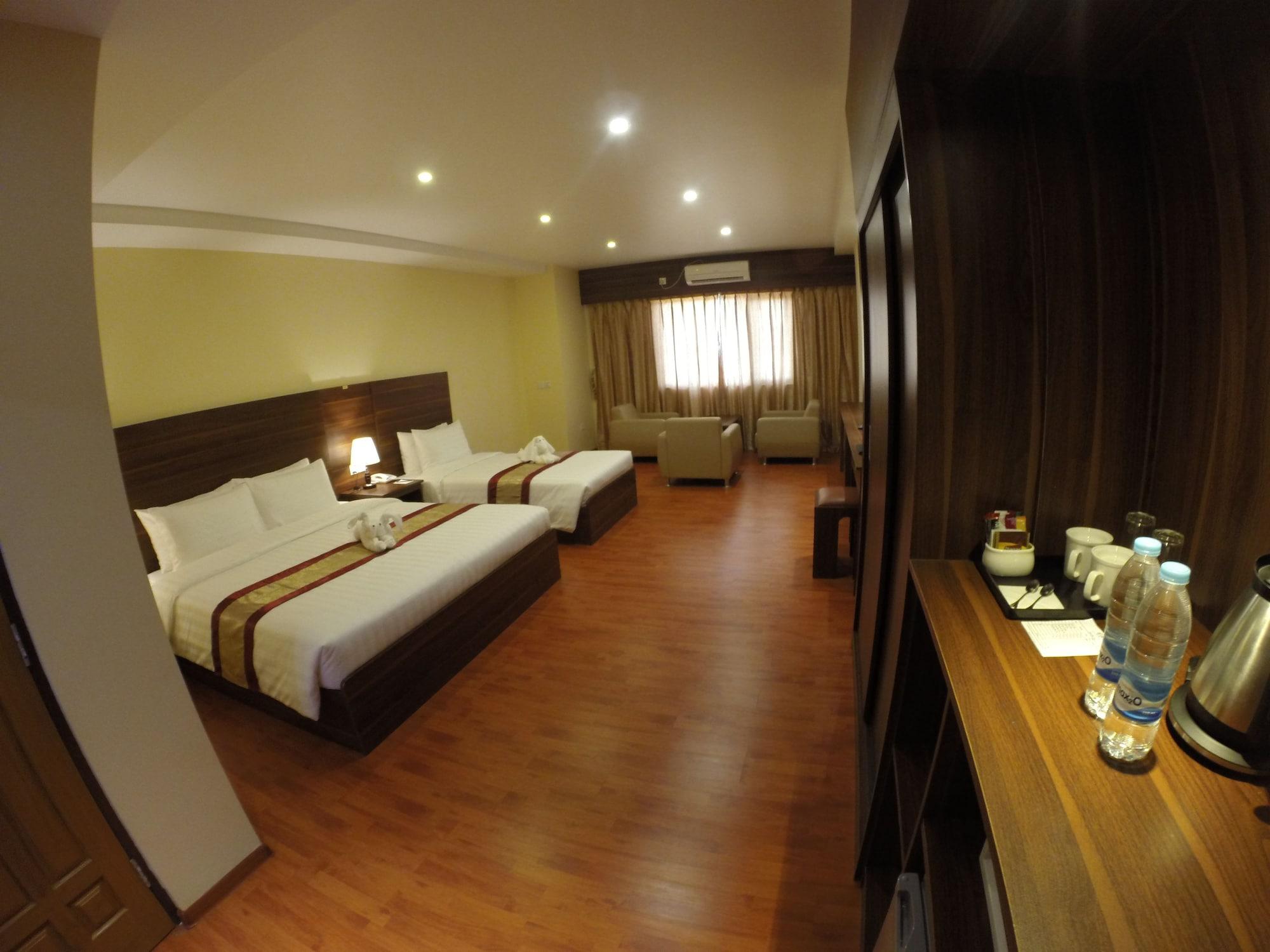 Silver Green Hotel Yangon Exteriör bild