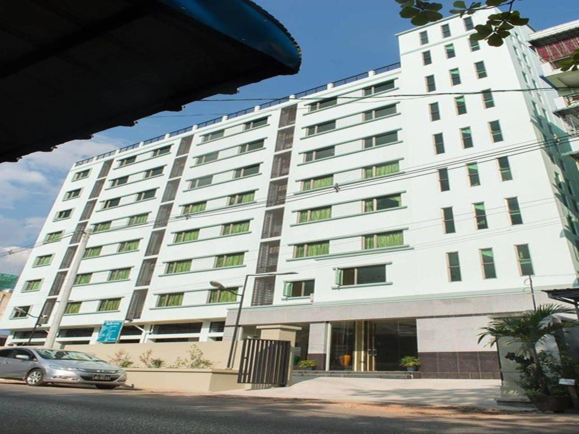 Silver Green Hotel Yangon Exteriör bild