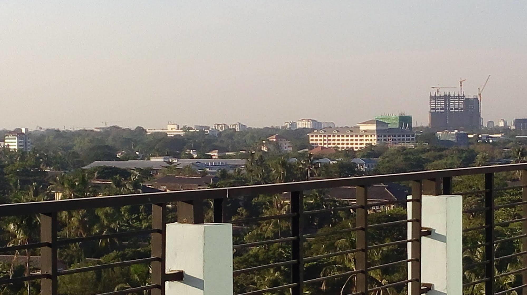 Silver Green Hotel Yangon Exteriör bild